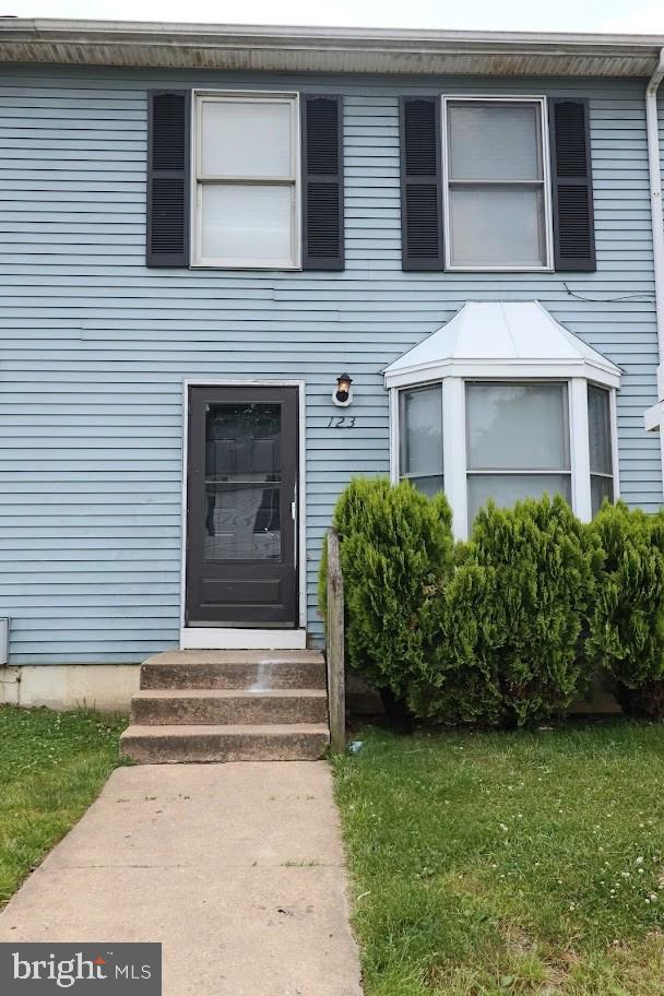 123 WHITBURN PL Property Photo 1