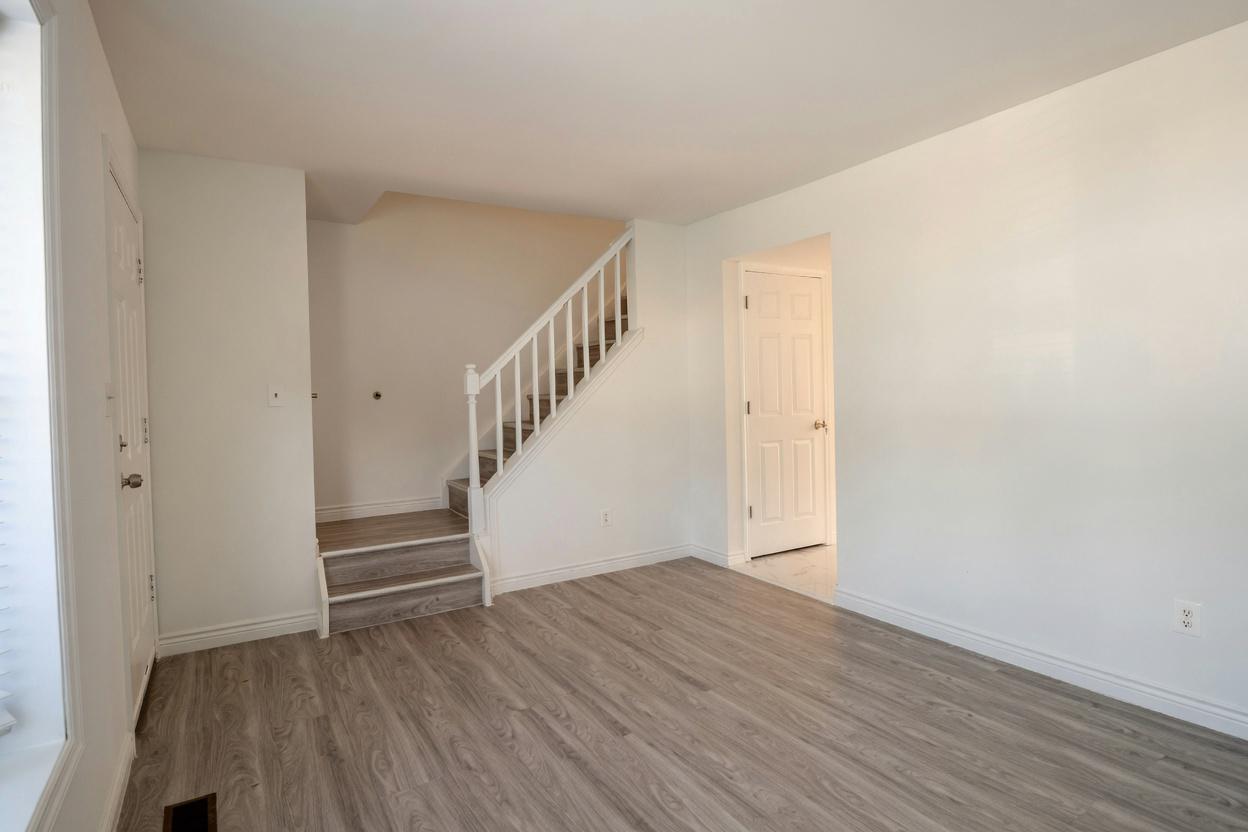 123 Whitburn Pl Property Photo 4