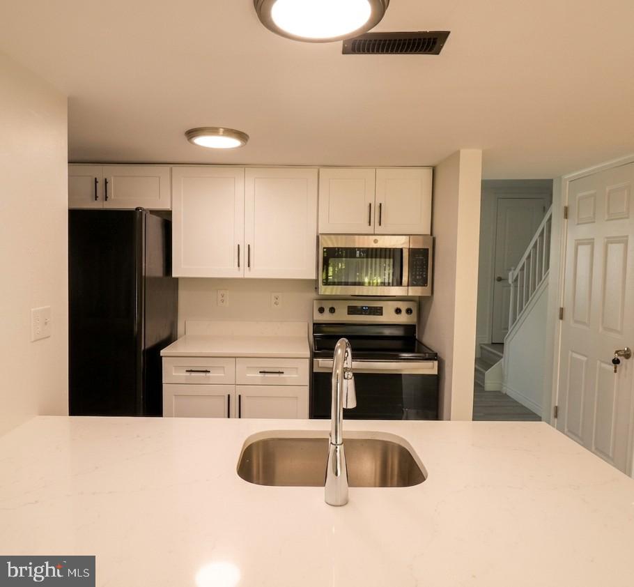 123 Whitburn Pl Property Photo 11