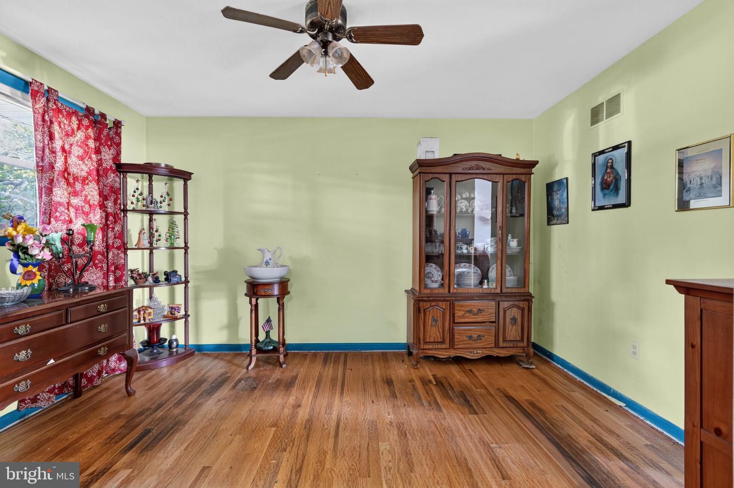 1221 Stinsford Rd Property Photo 6