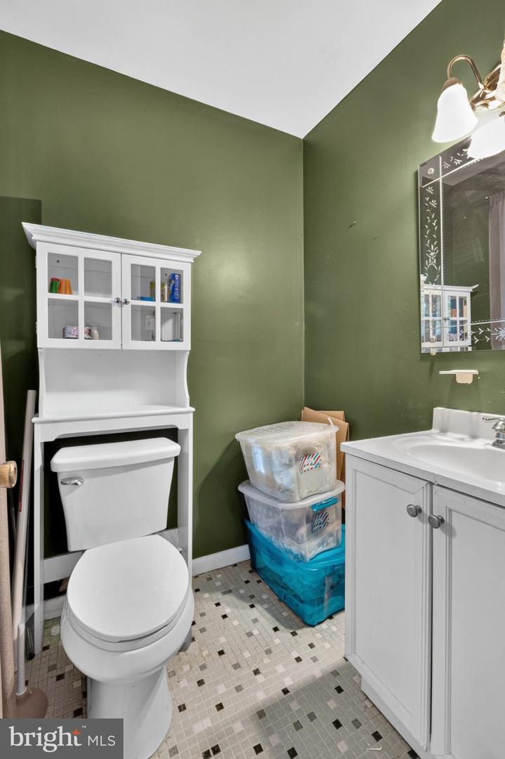 1221 Stinsford Rd Property Photo 8
