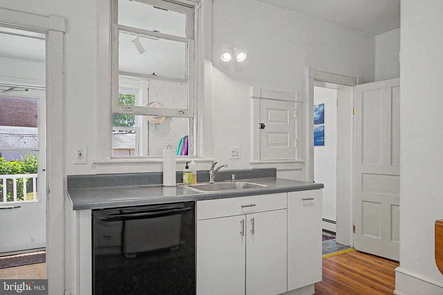 1906 Delaware Ave Property Photo 14