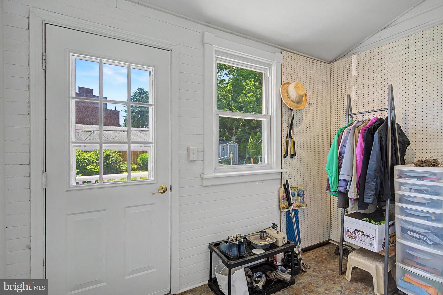 1906 Delaware Ave Property Photo 15