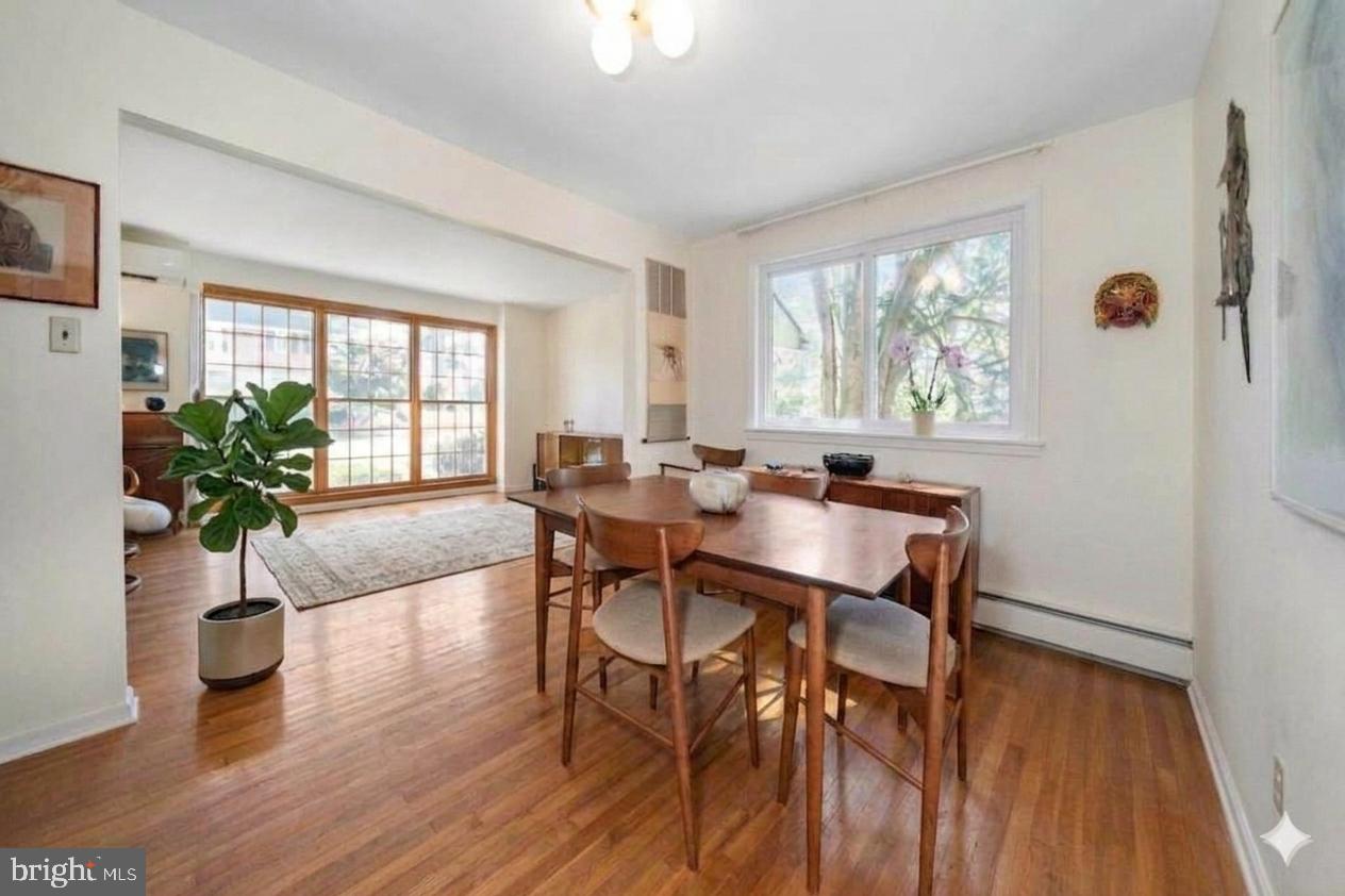 55 Woodhill Ct Property Photo 3