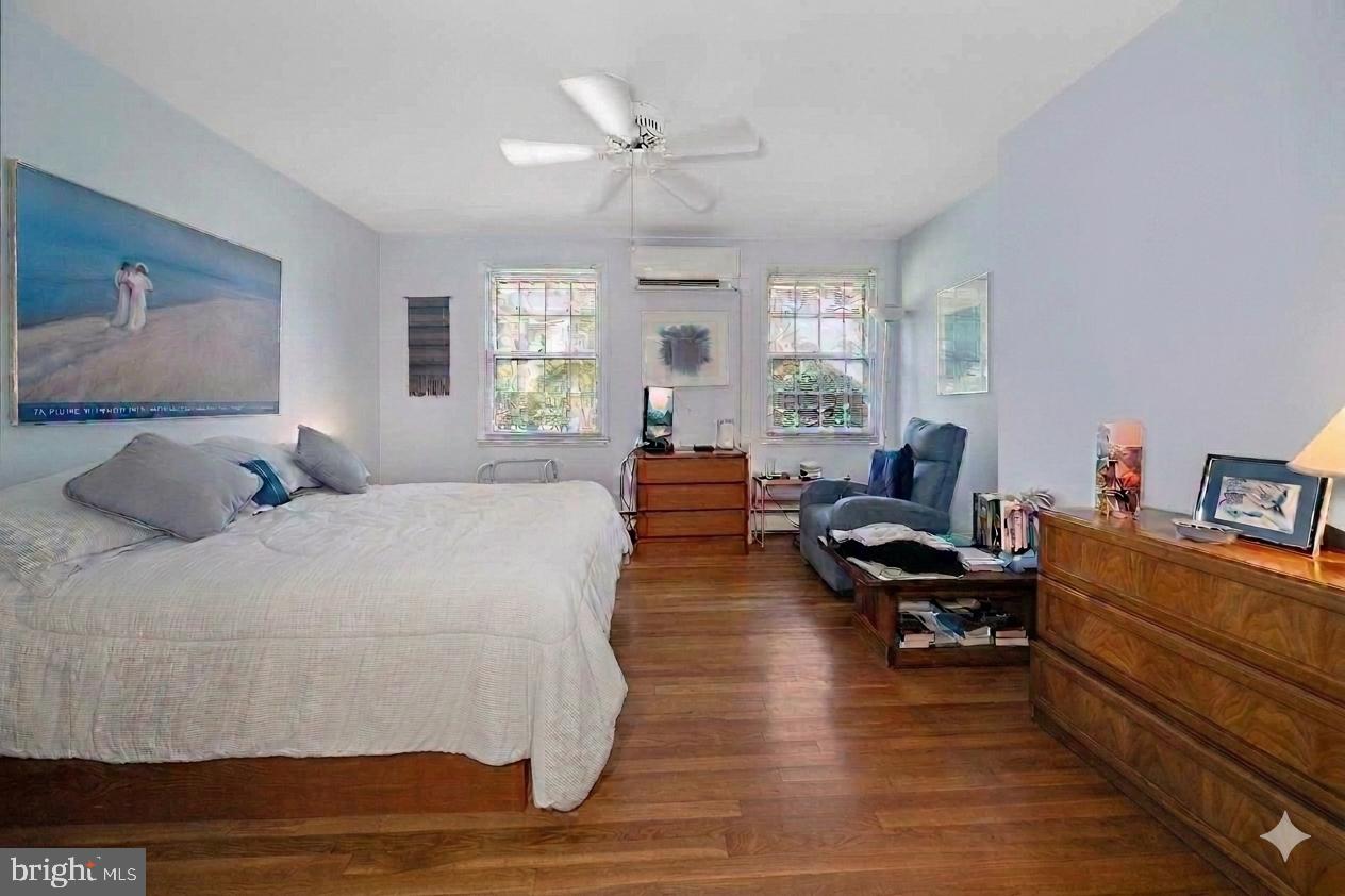 55 Woodhill Ct Property Photo 6