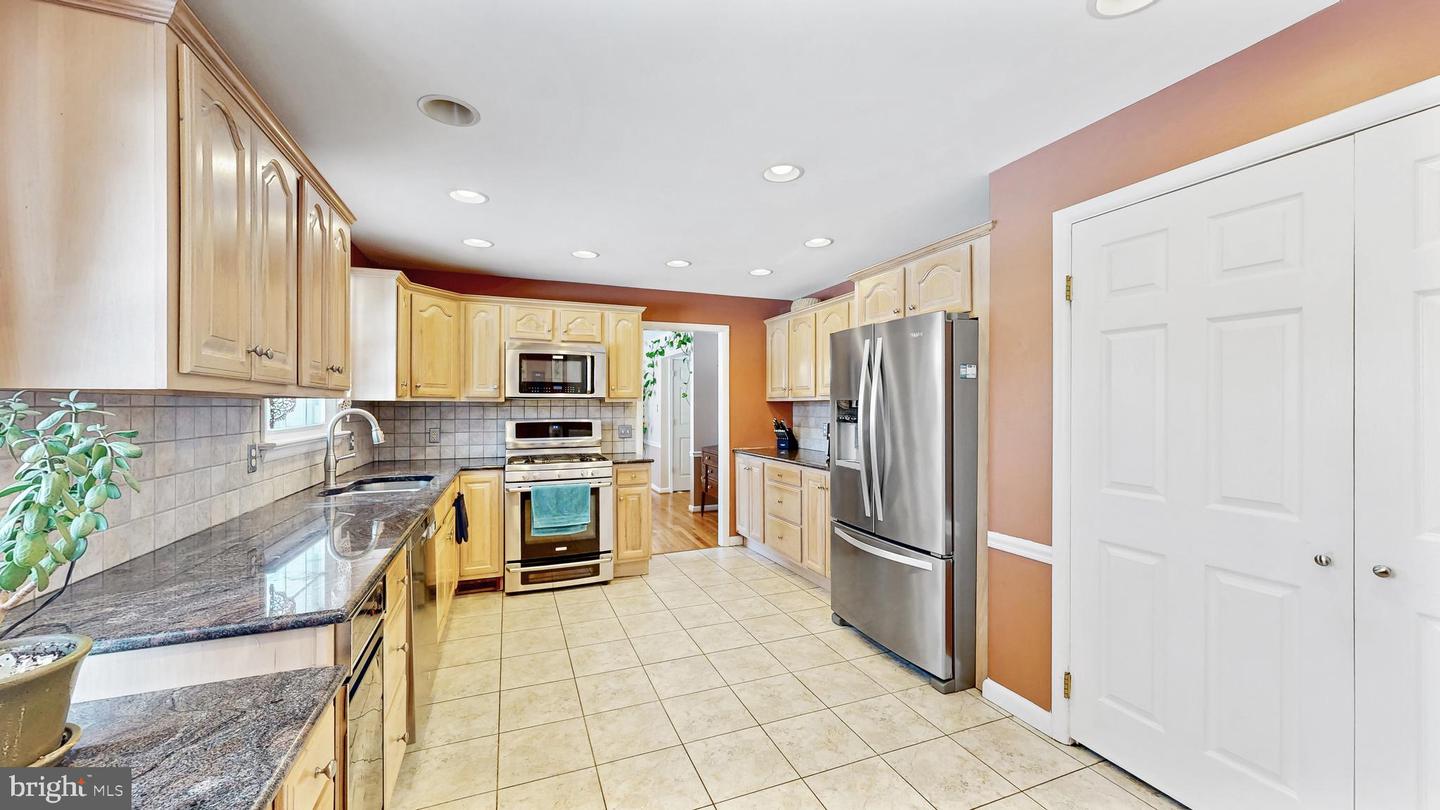 102 Meriden Dr Property Photo 11
