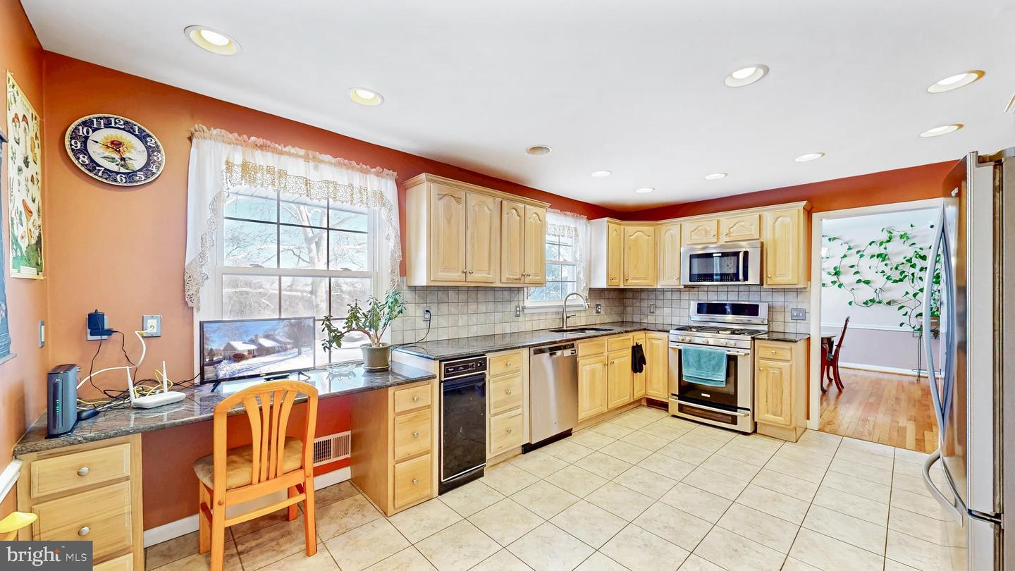 102 Meriden Dr Property Photo 12