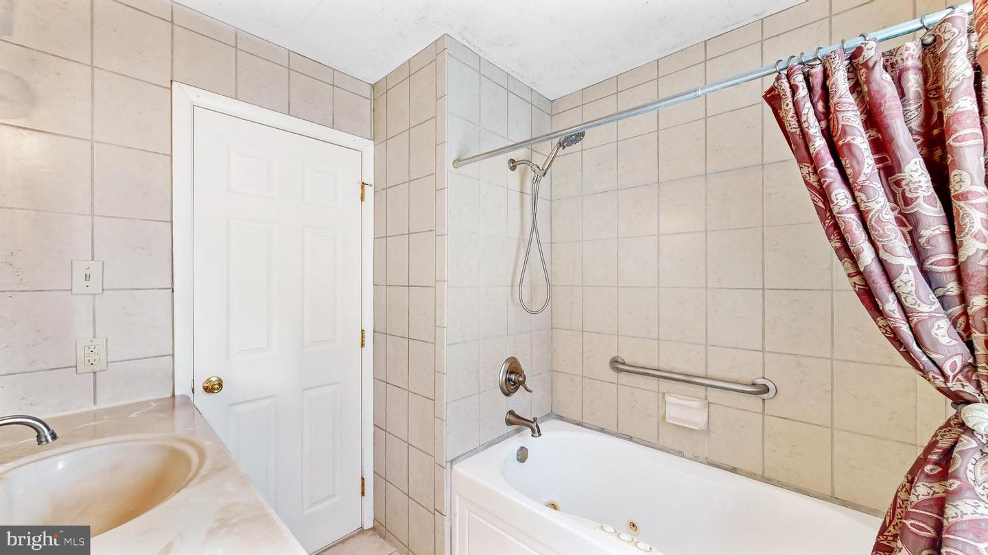 102 Meriden Dr Property Photo 20