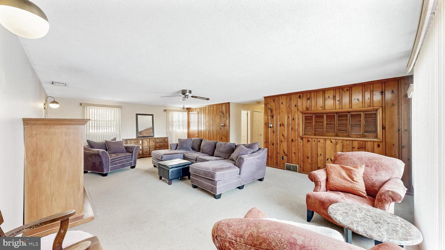 102 Meriden Dr Property Photo 30