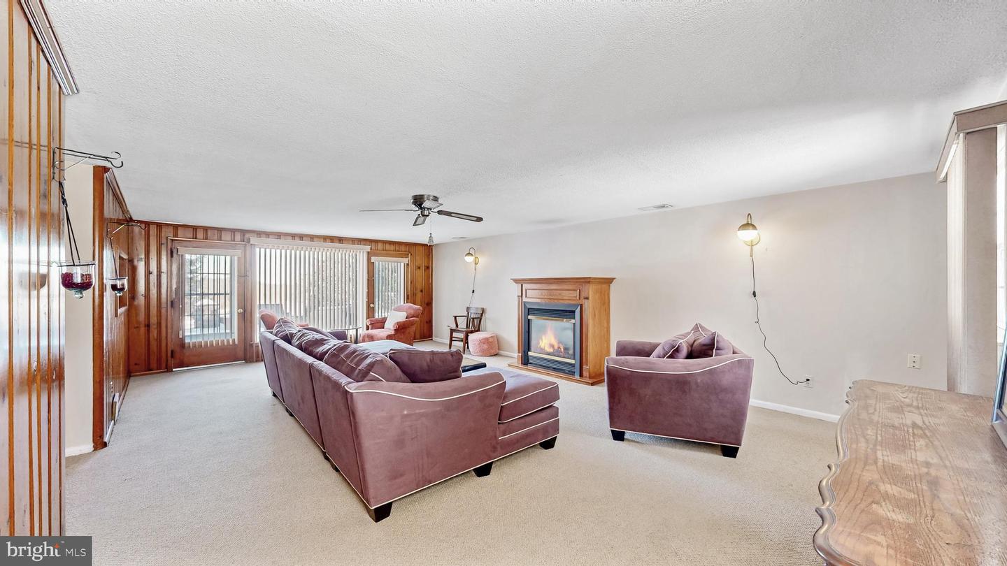 102 Meriden Dr Property Photo 33