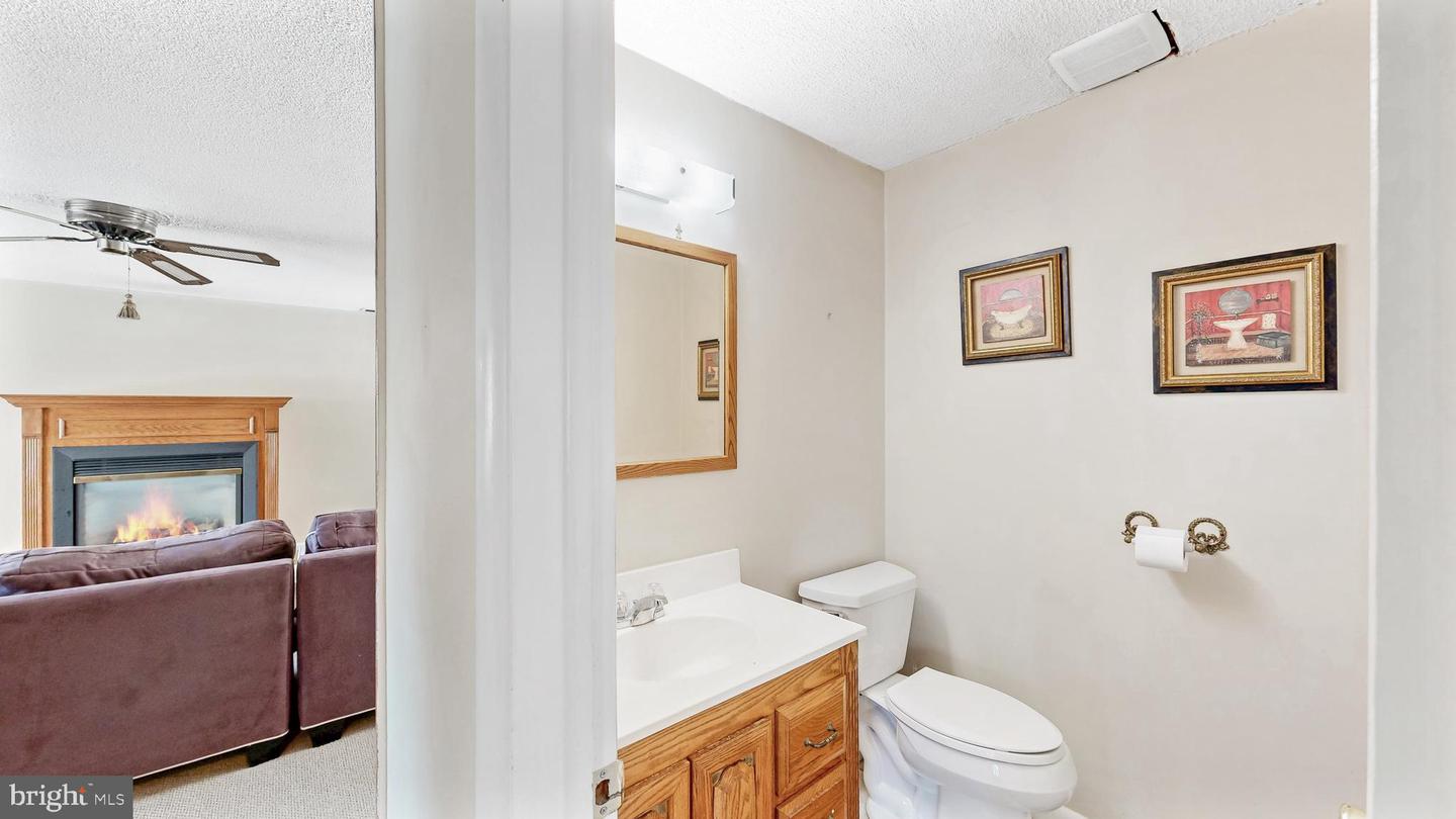 102 Meriden Dr Property Photo 34