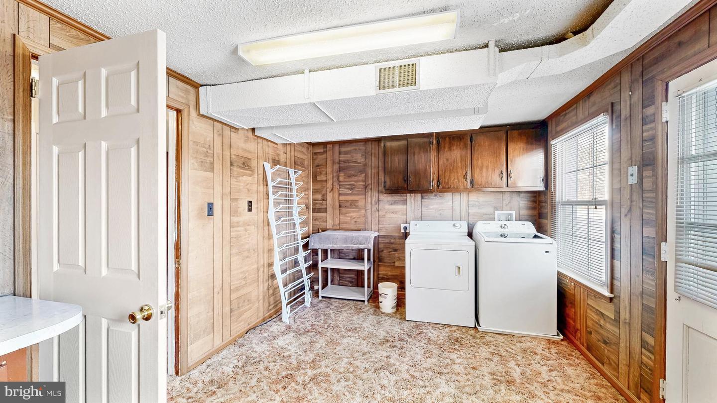 102 Meriden Dr Property Photo 36