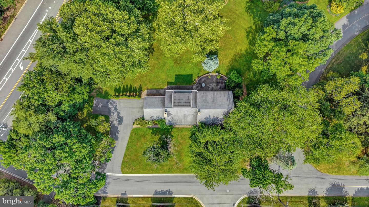 102 Meriden Dr Property Photo 44