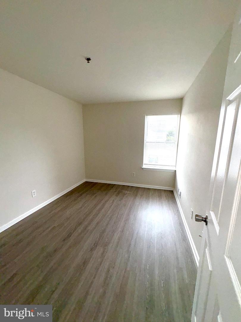 221b Highland Blvd Property Photo 9