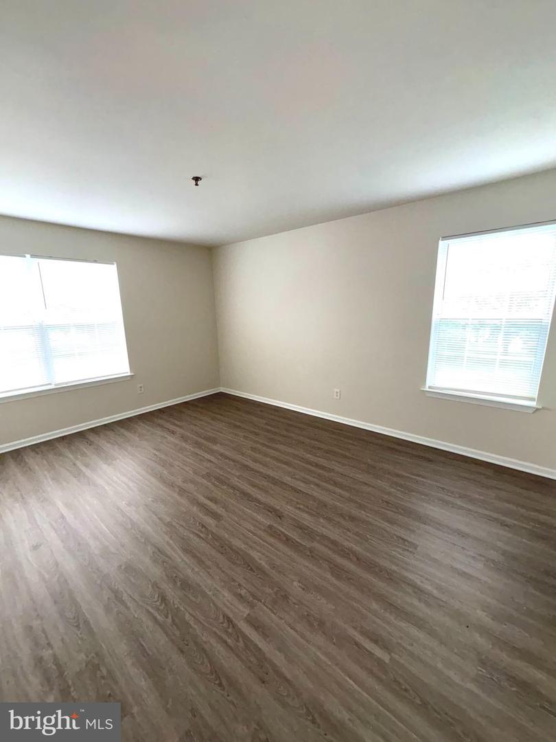 221b Highland Blvd Property Photo 10