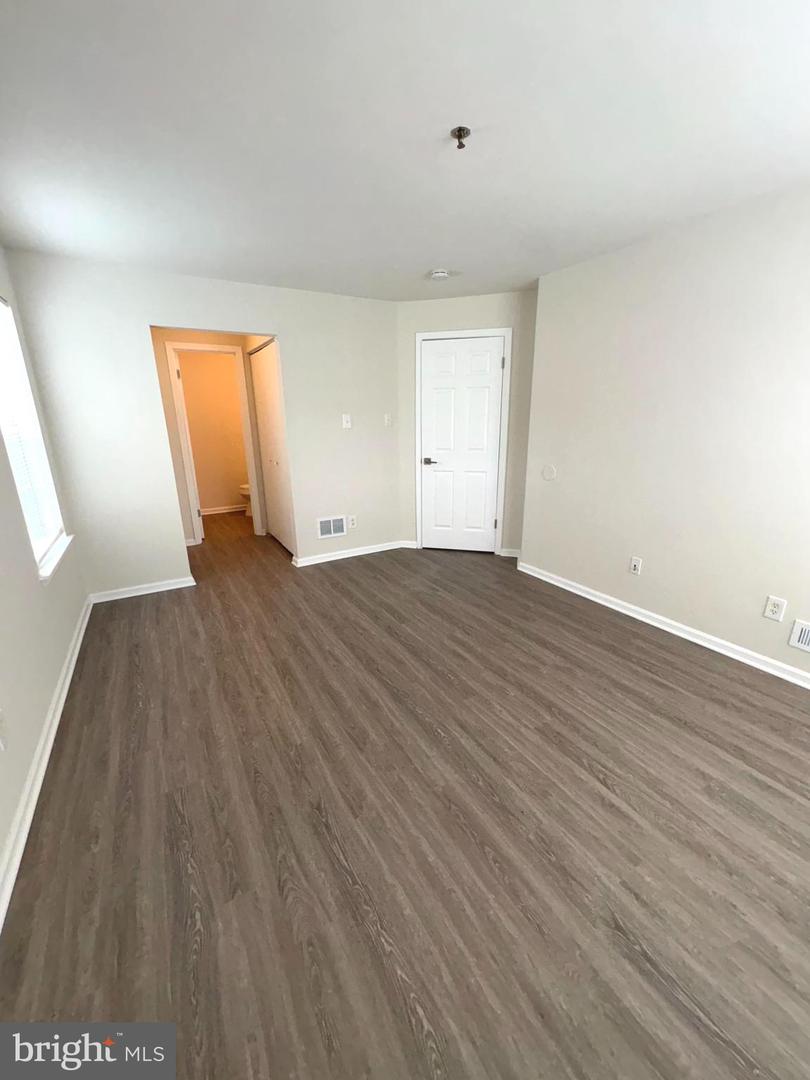 221b Highland Blvd Property Photo 11