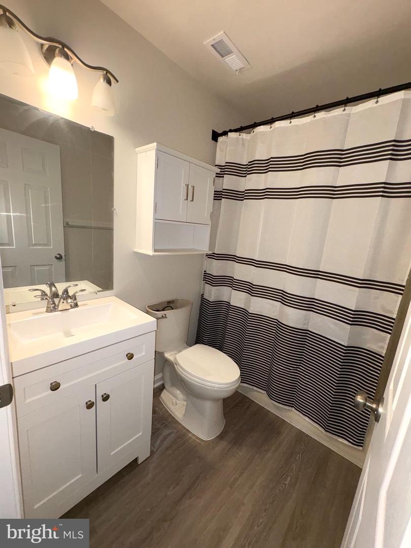 221b Highland Blvd Property Photo 14