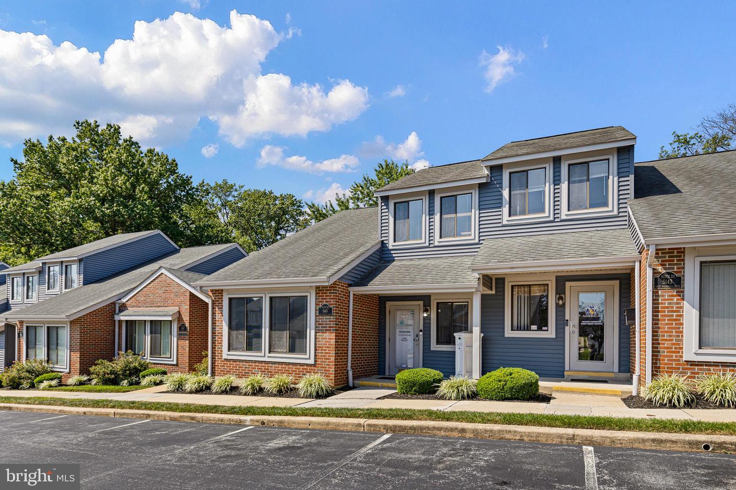 5145 W Woodmill Dr #22 Property Photo 1