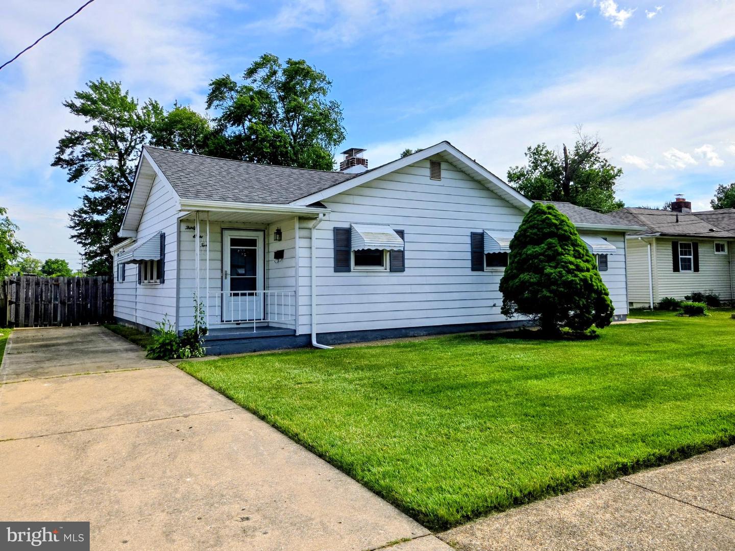 3810 Katherine Ave Property Photo 2