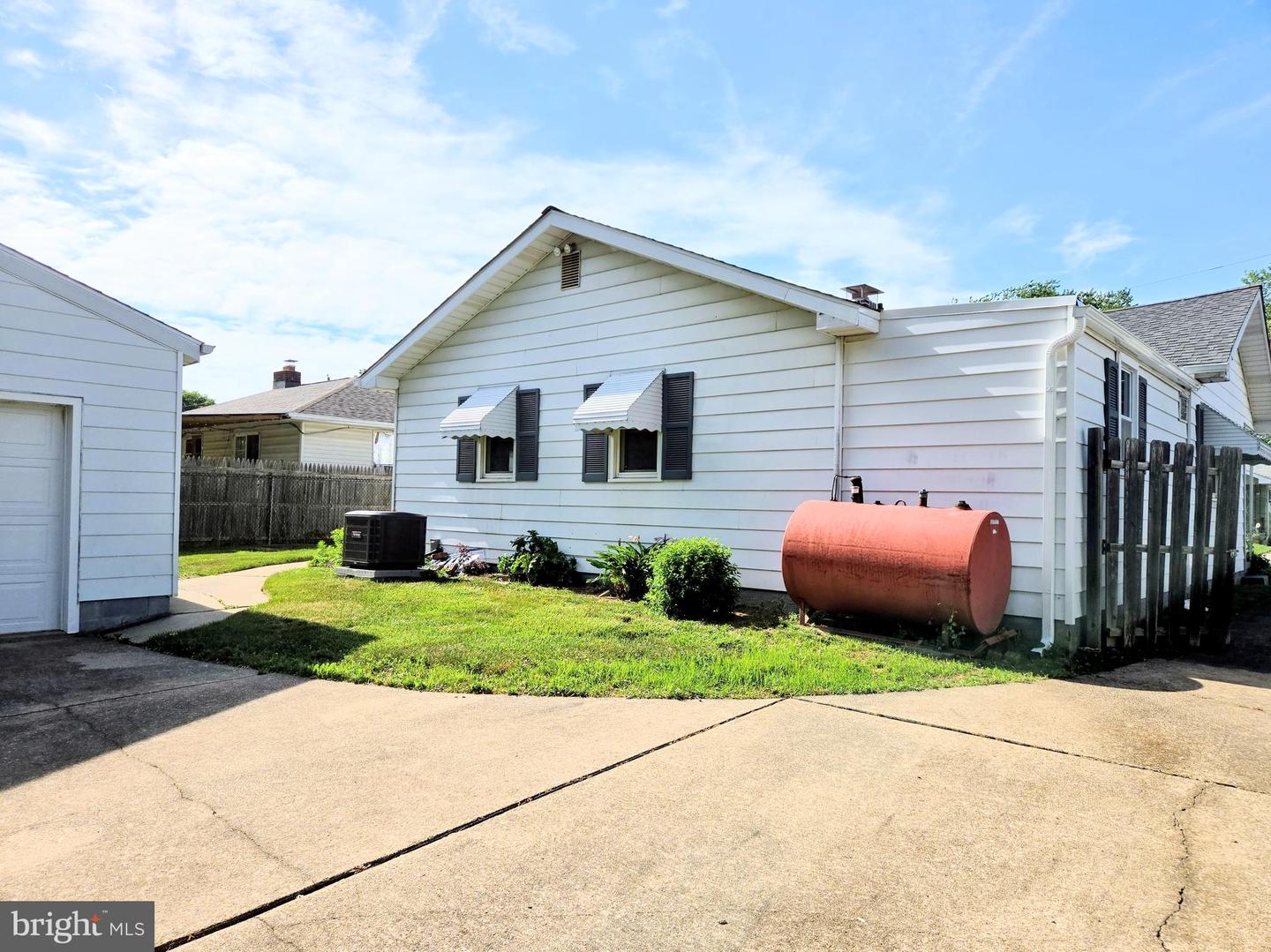 3810 Katherine Ave Property Photo 6