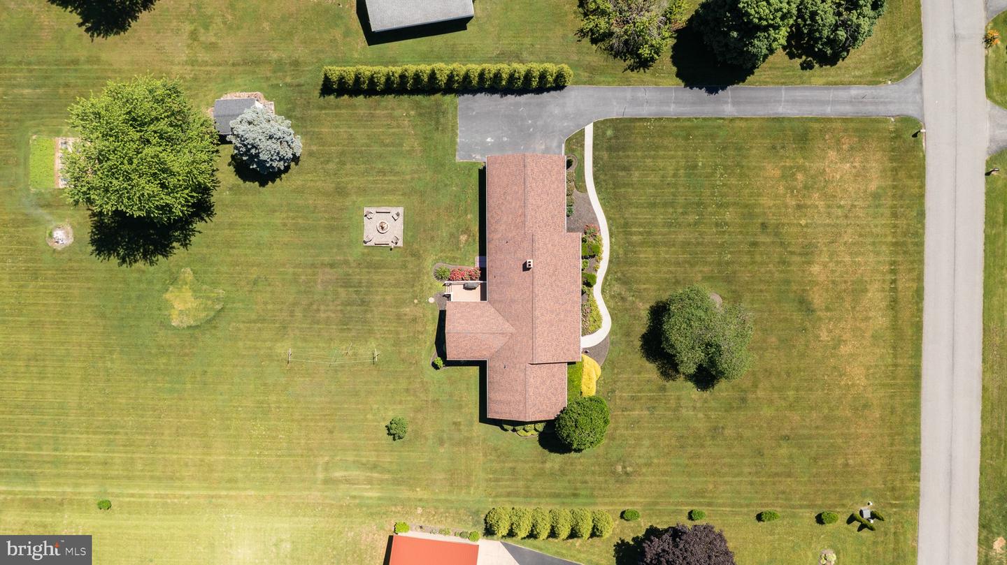 439 Commodore Dr Property Photo 63