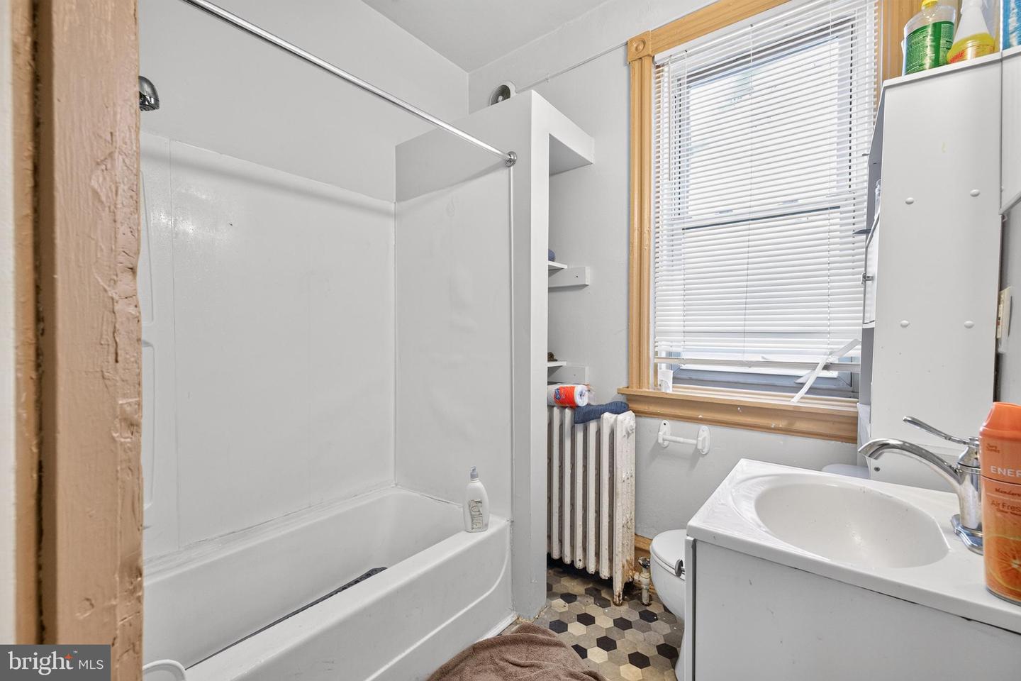 2521 N Tatnall St Property Photo 8