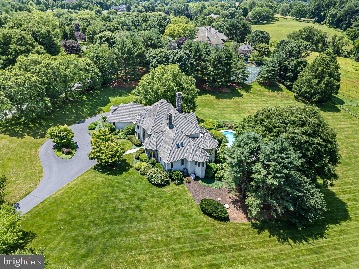 309 Pentland Property Photo 2