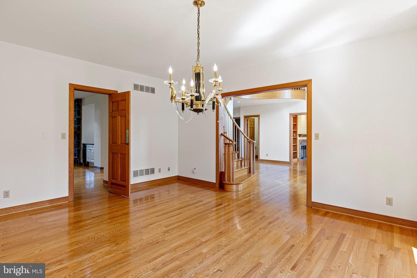 309 Pentland Property Photo 25