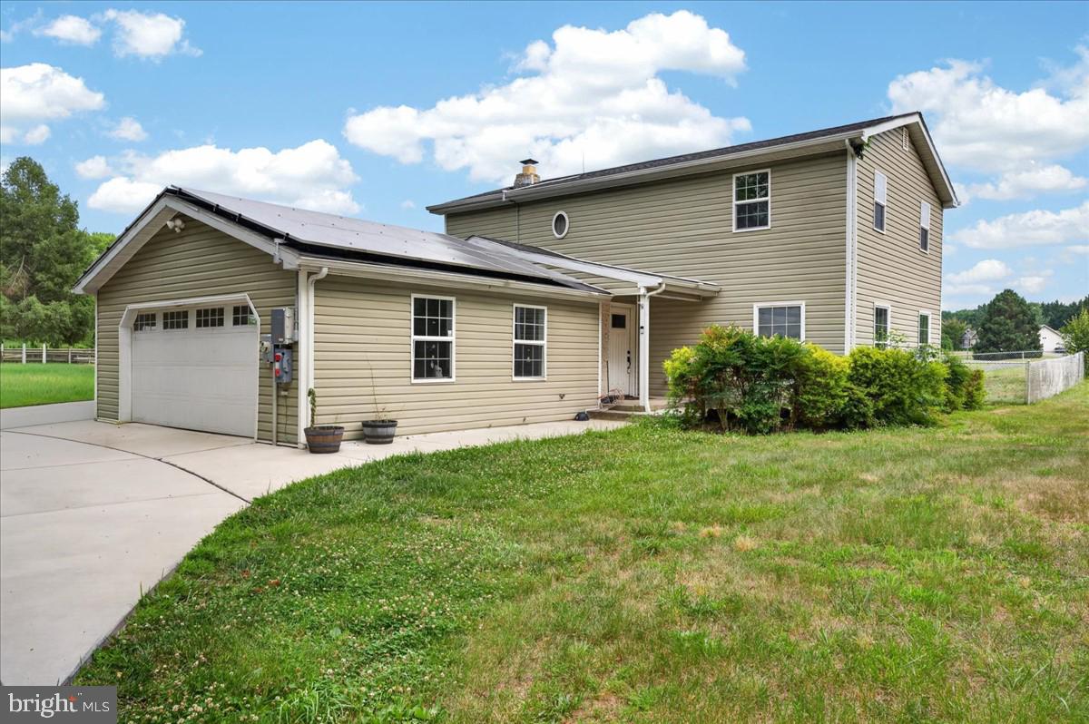 215 TINA MARIE LN Property Photo 1
