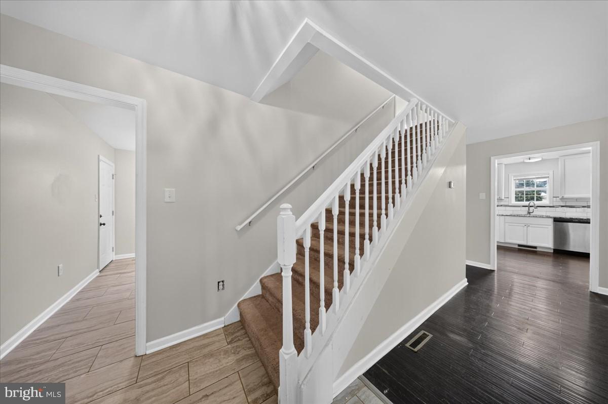 215 Tina Marie Ln Property Photo 8