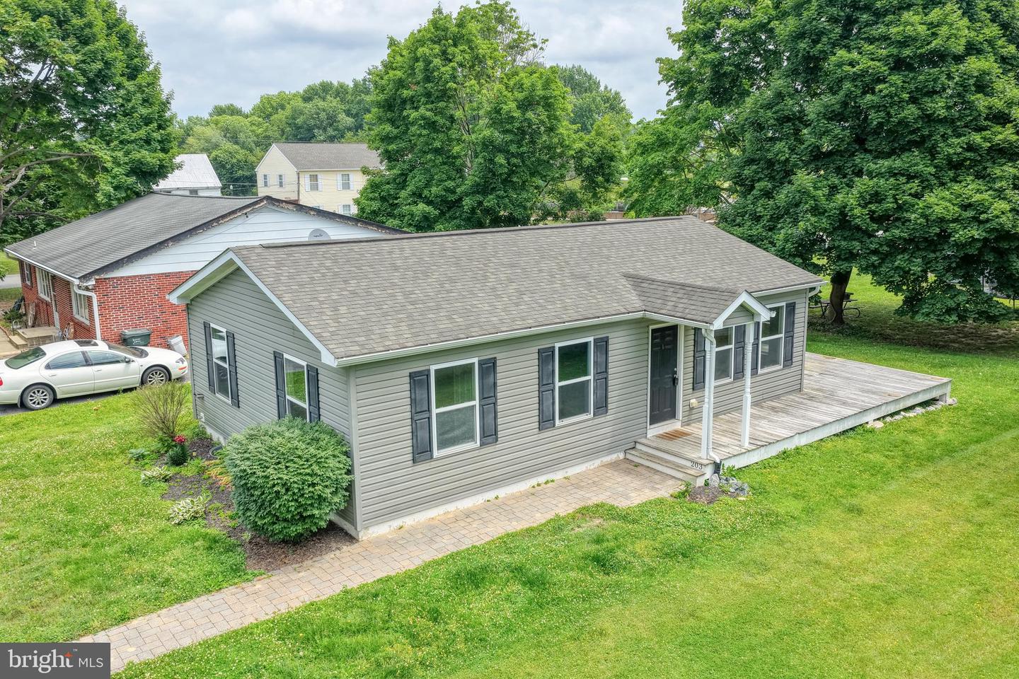 203 Hamilton St Property Photo 19