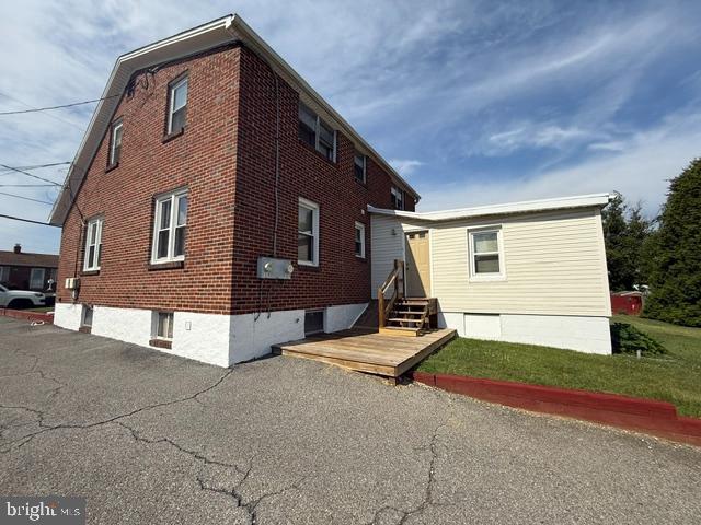 310 Silverbrook Dr Property Photo 4