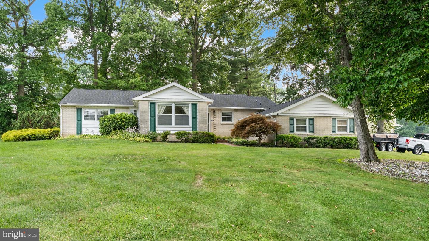 2221 REGAL DR