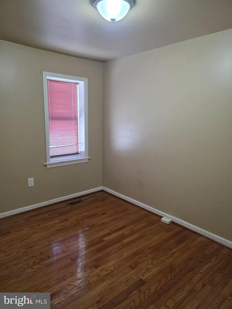 428 S Jackson St Property Photo 3