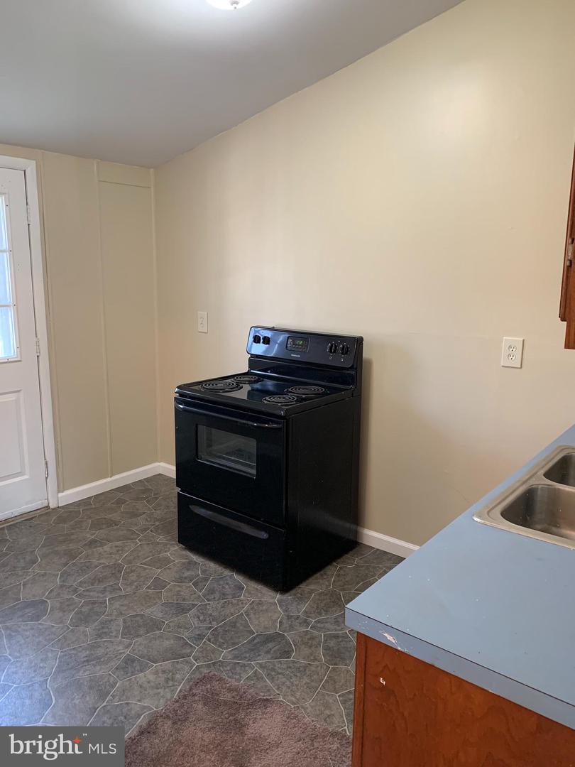 16 Mowery Rd #16a Property Photo 12