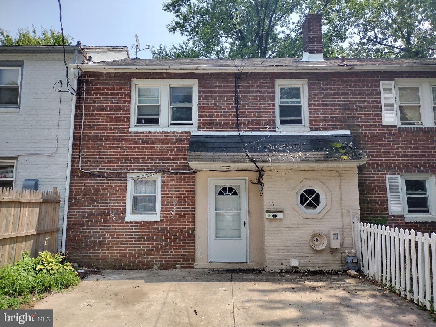16 S Cannon Dr Property Photo 1