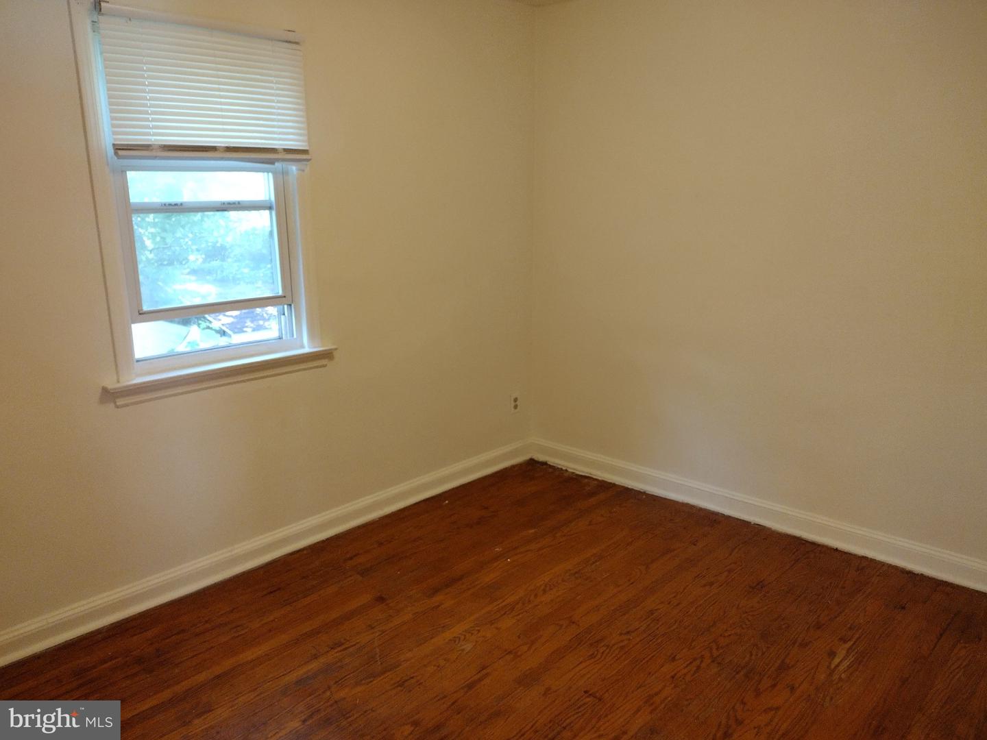 16 S Cannon Dr Property Photo 5