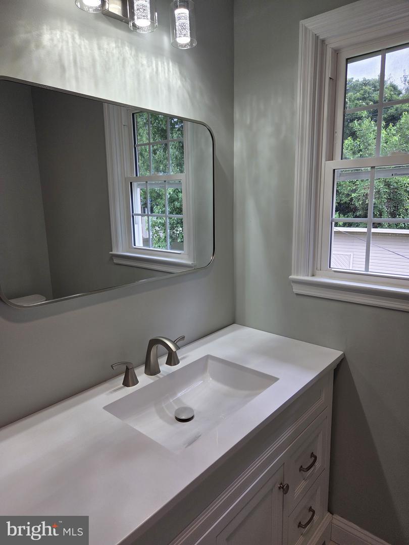 5 Smallwood Ln Property Photo 12