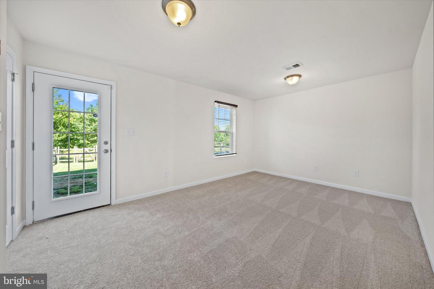 969 Lissicasey Loop Property Photo 8