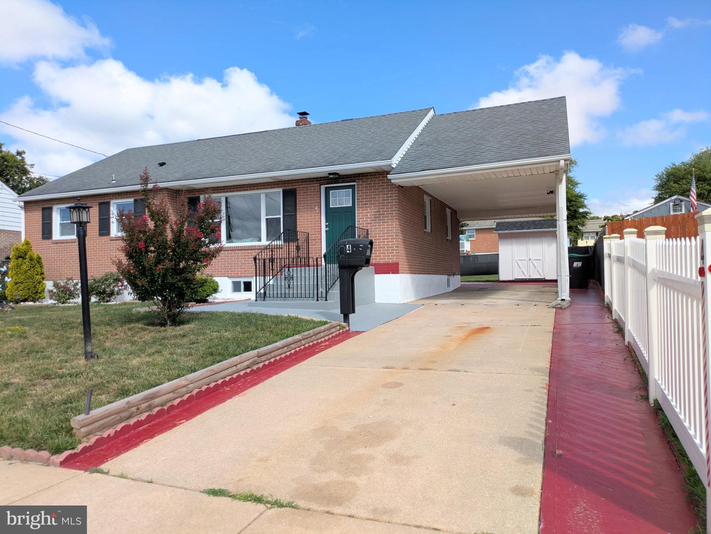 4 GLOVER CIR Property Photo 1