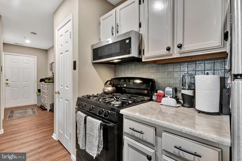 3143 Charing Cross Property Photo 8