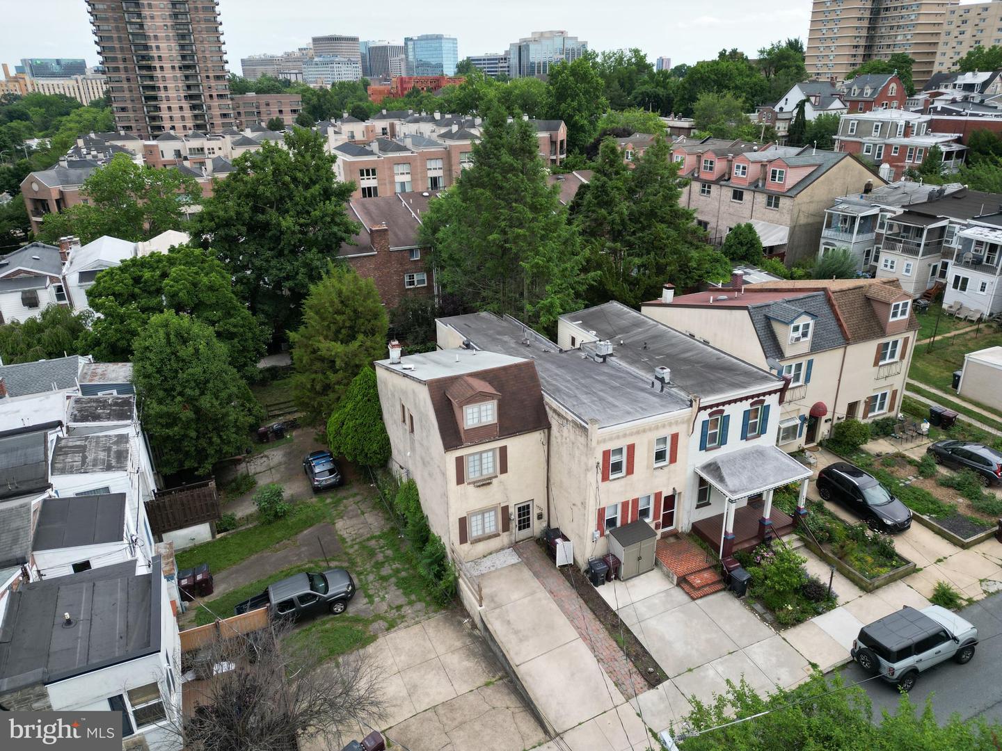 1722 HANCOCK ST Property Photo 1
