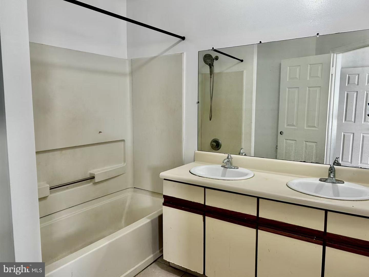 19 Kelston Dr Property Photo 15