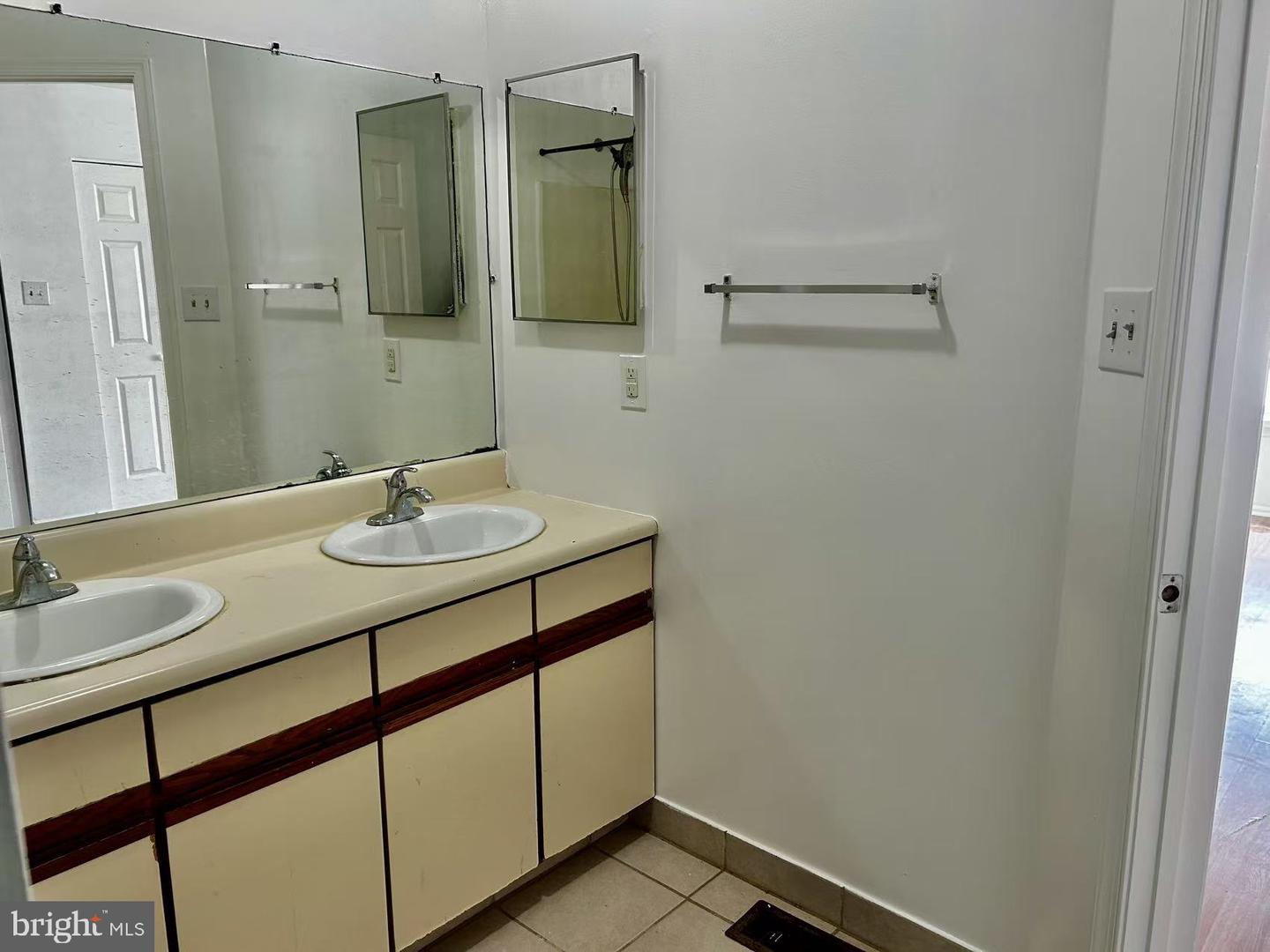 19 Kelston Dr Property Photo 17