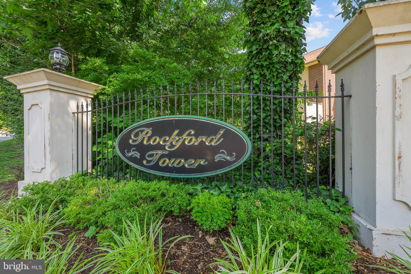 7 ROCKFORD RD #G22 Property Photo 1