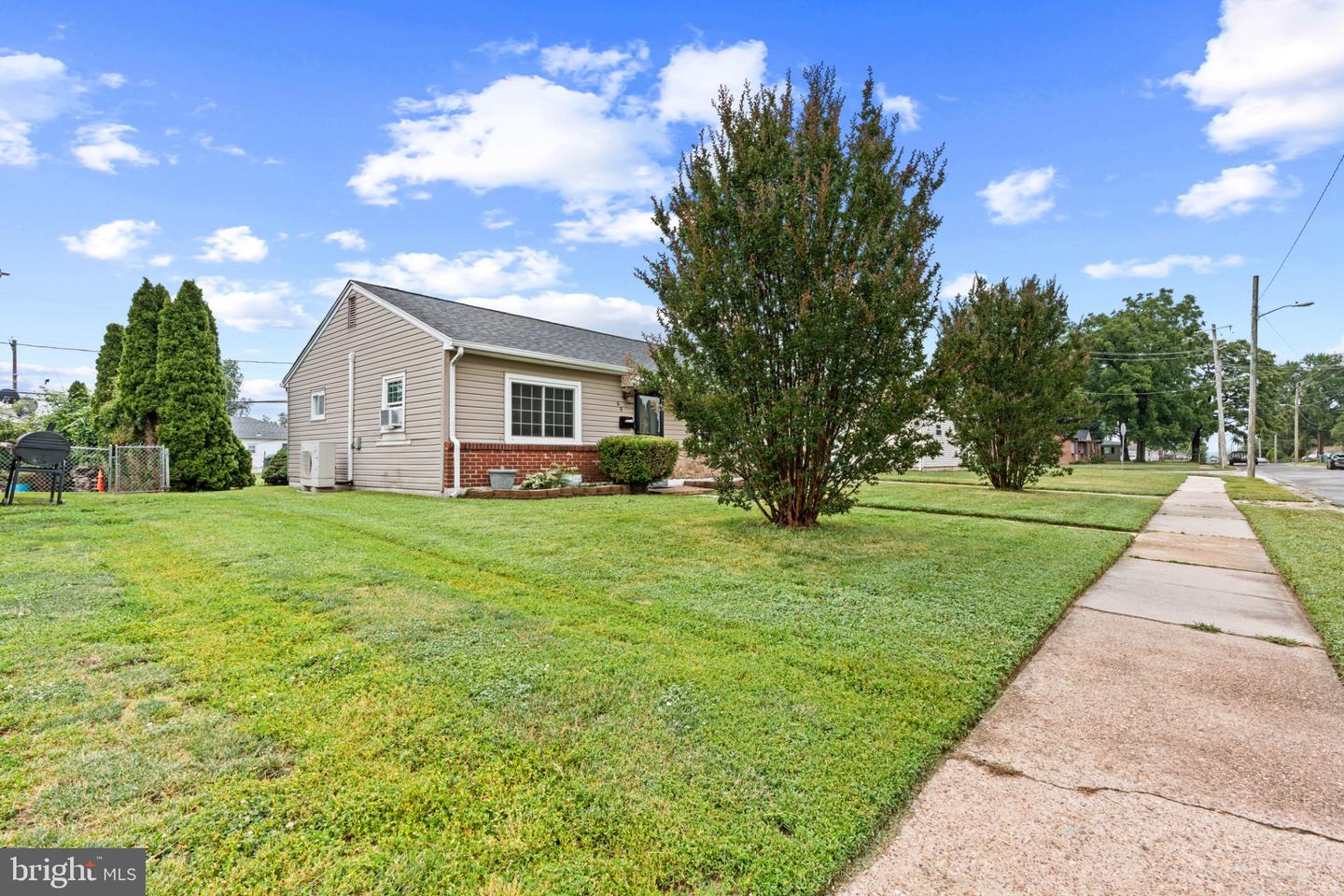 66 Chesterfield Dr Property Photo 1