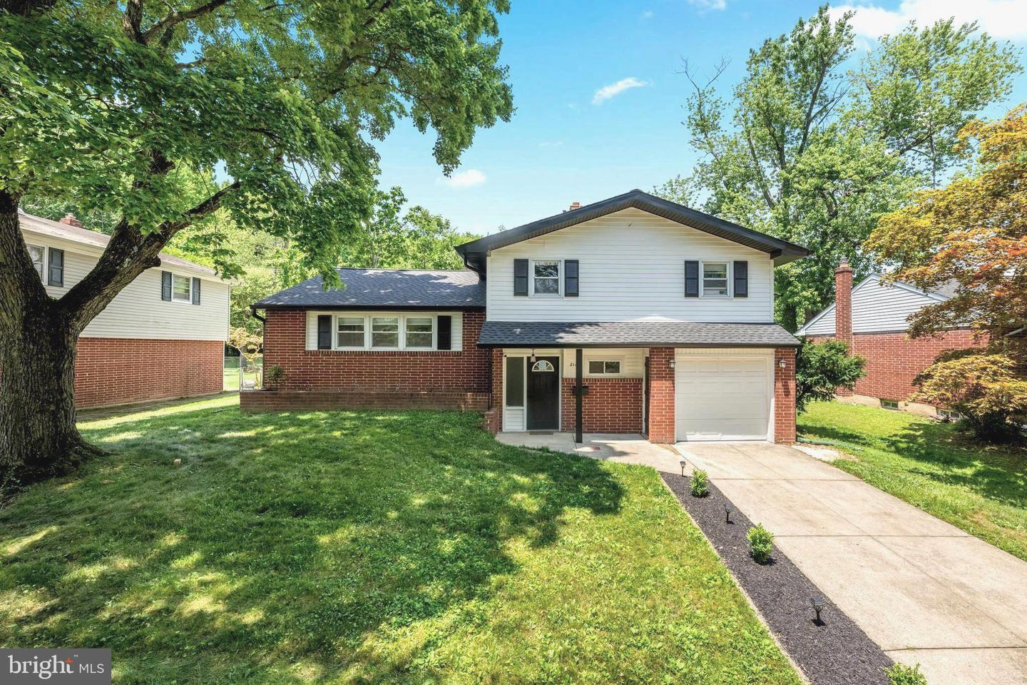 2115 WESTMINSTER DR