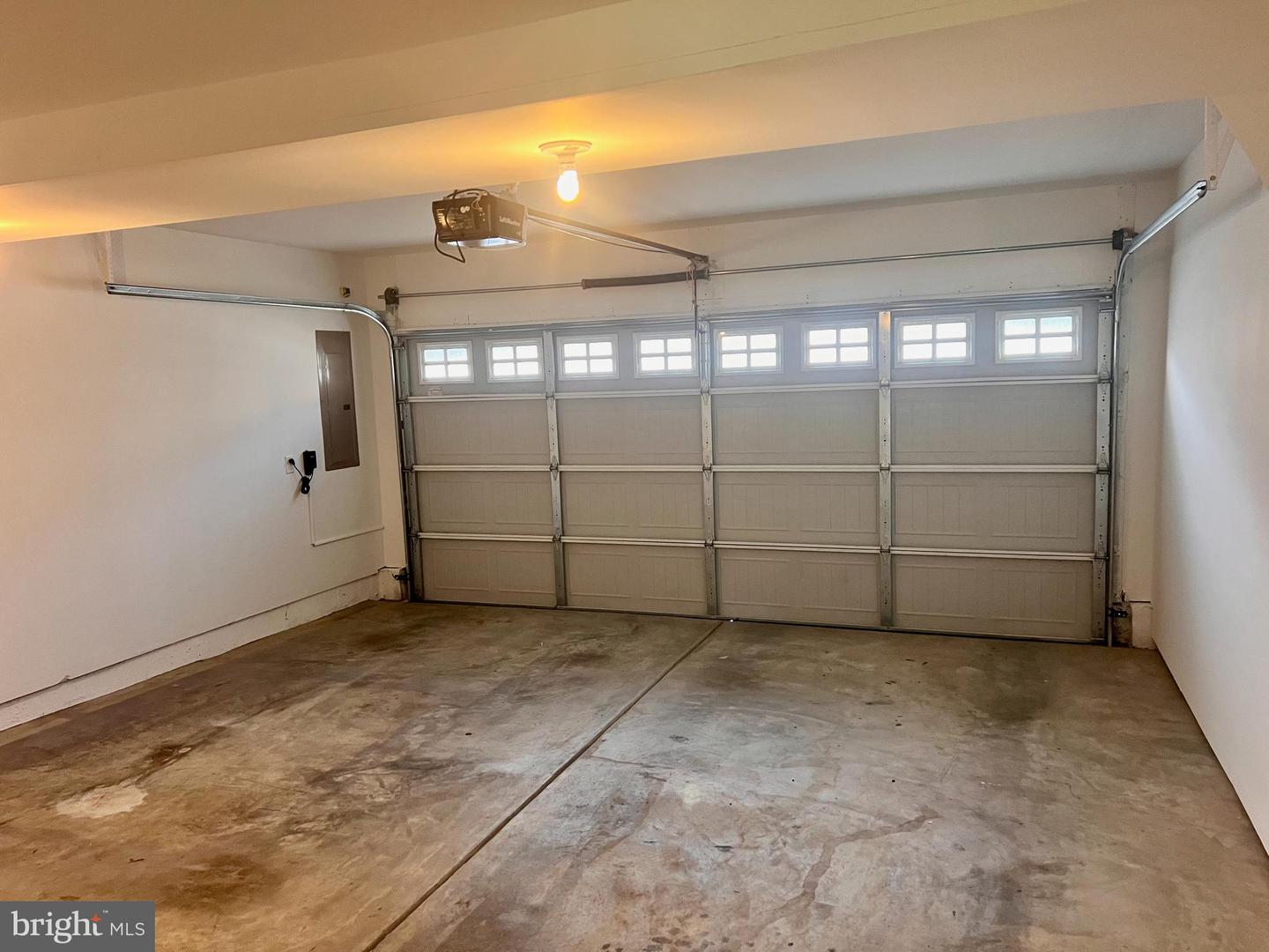 654 Jacobsen Cir Property Photo 4