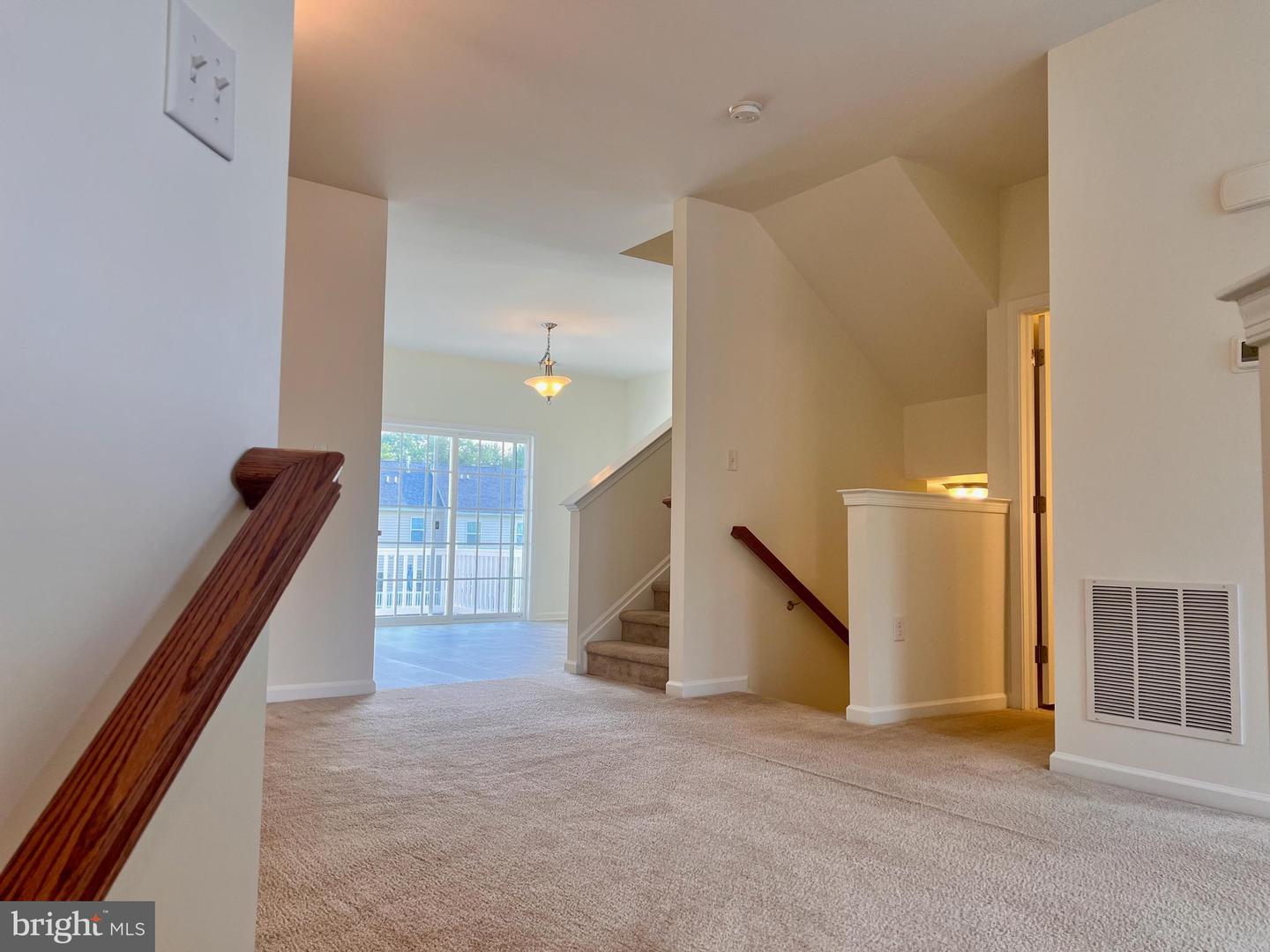 654 Jacobsen Cir Property Photo 6