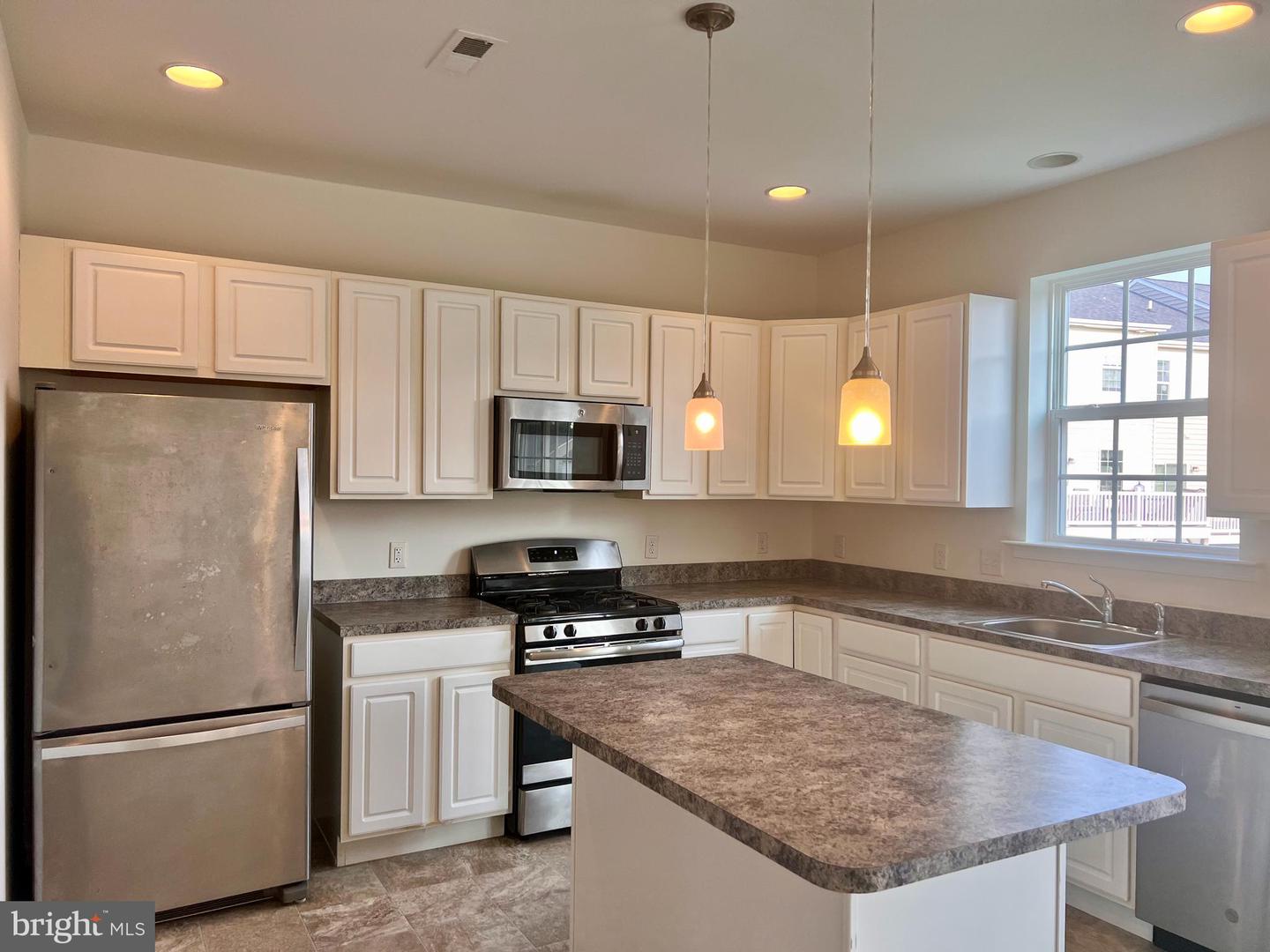654 Jacobsen Cir Property Photo 12